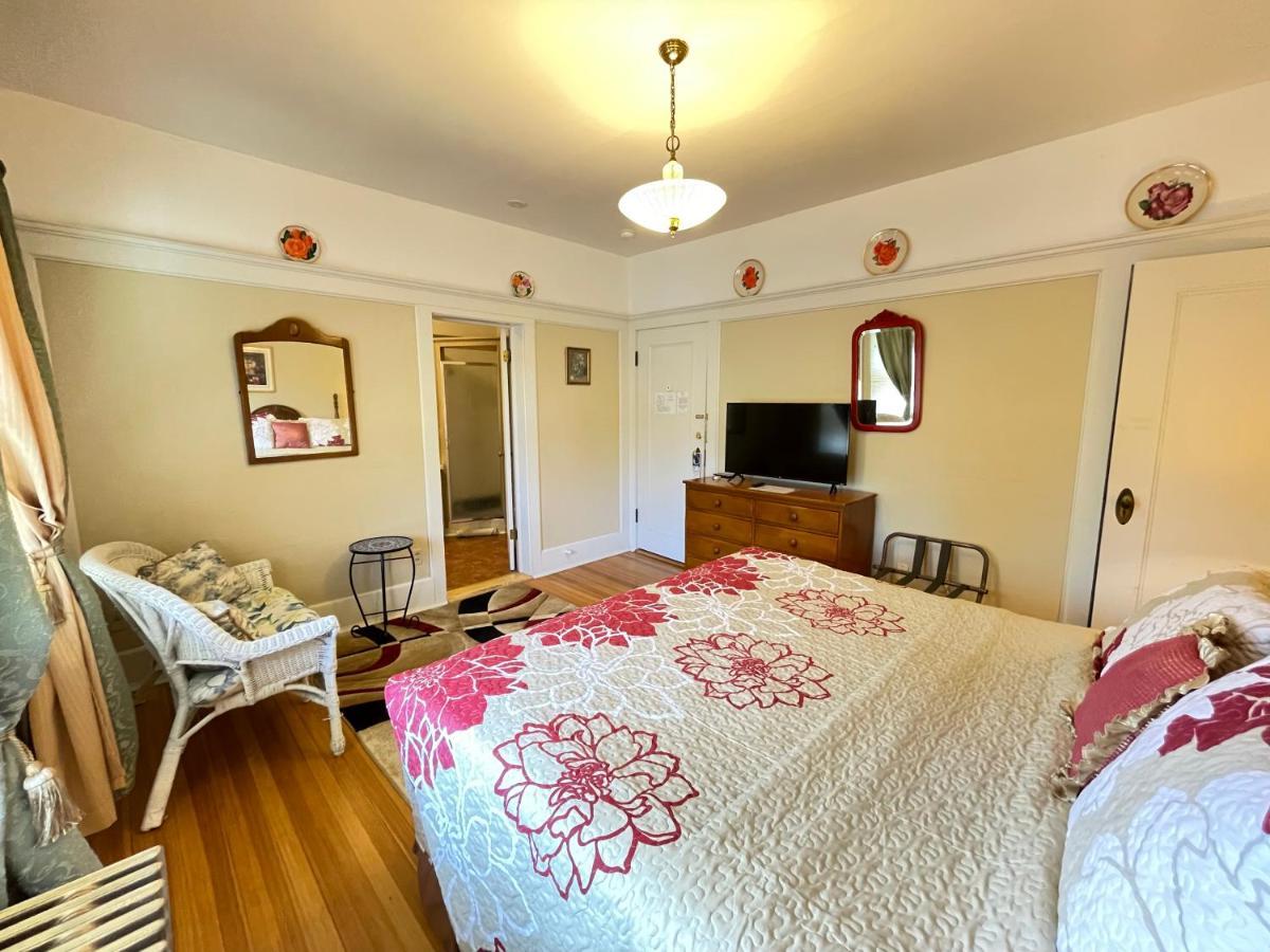 White Rose Inns & Motel Уисконсин Делс Екстериор снимка