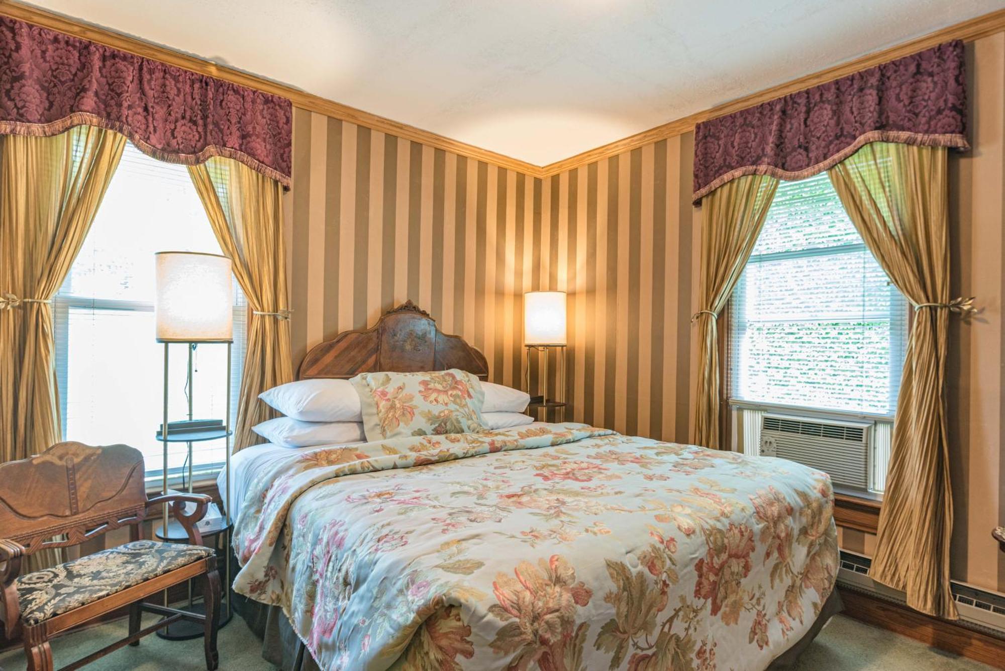 White Rose Inns & Motel Уисконсин Делс Екстериор снимка