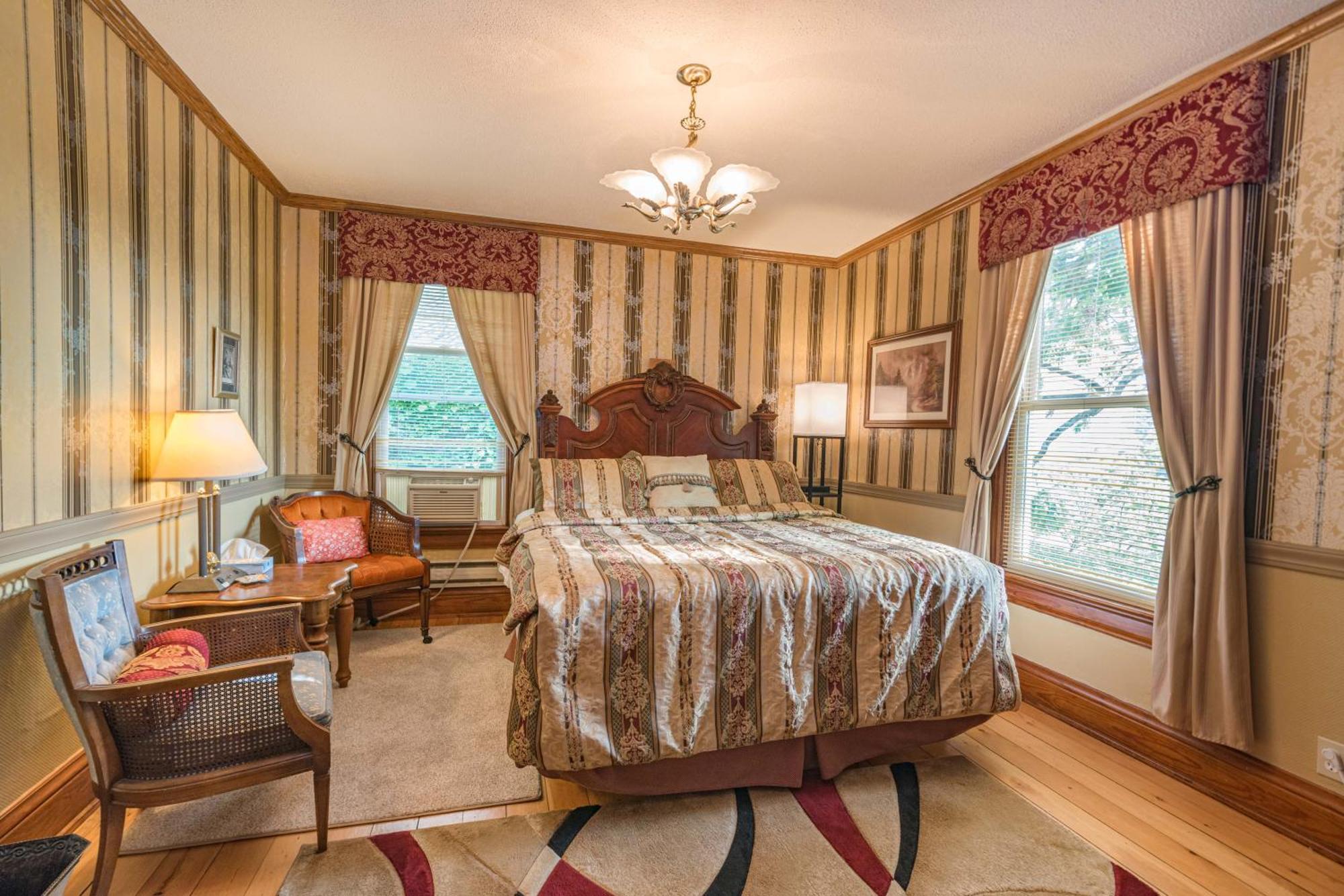 White Rose Inns & Motel Уисконсин Делс Екстериор снимка