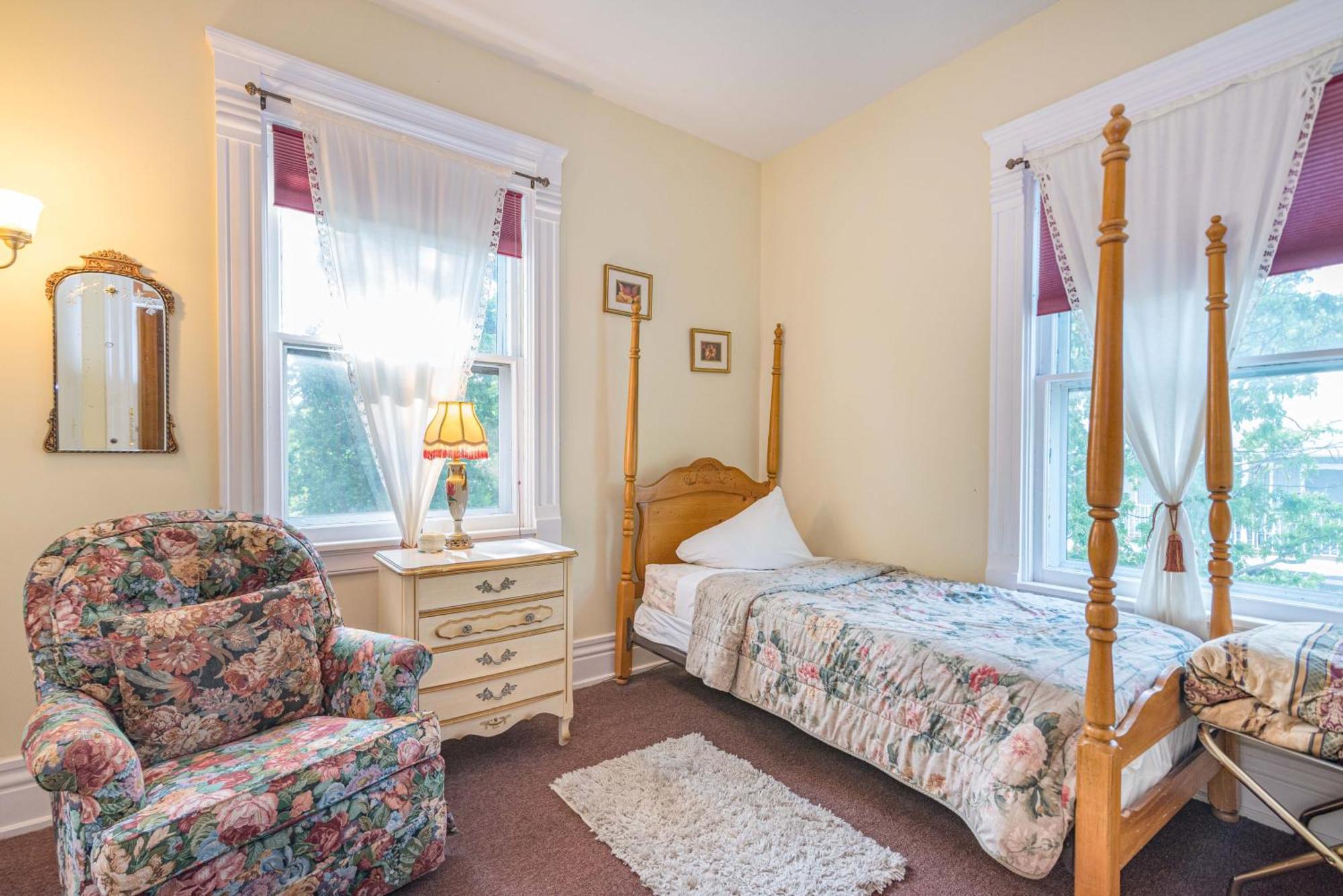 White Rose Inns & Motel Уисконсин Делс Екстериор снимка